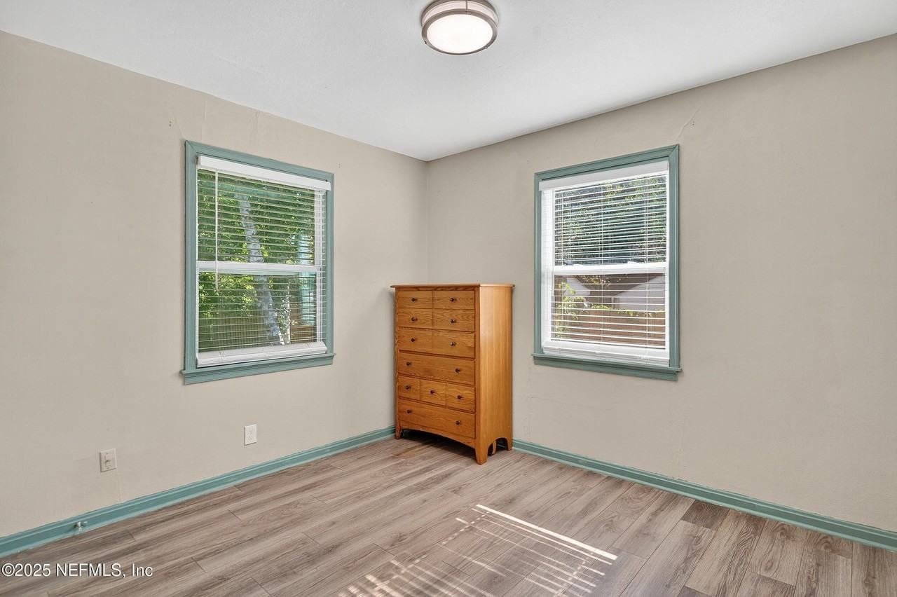 3411 Stanley St - Photo 5 of 17