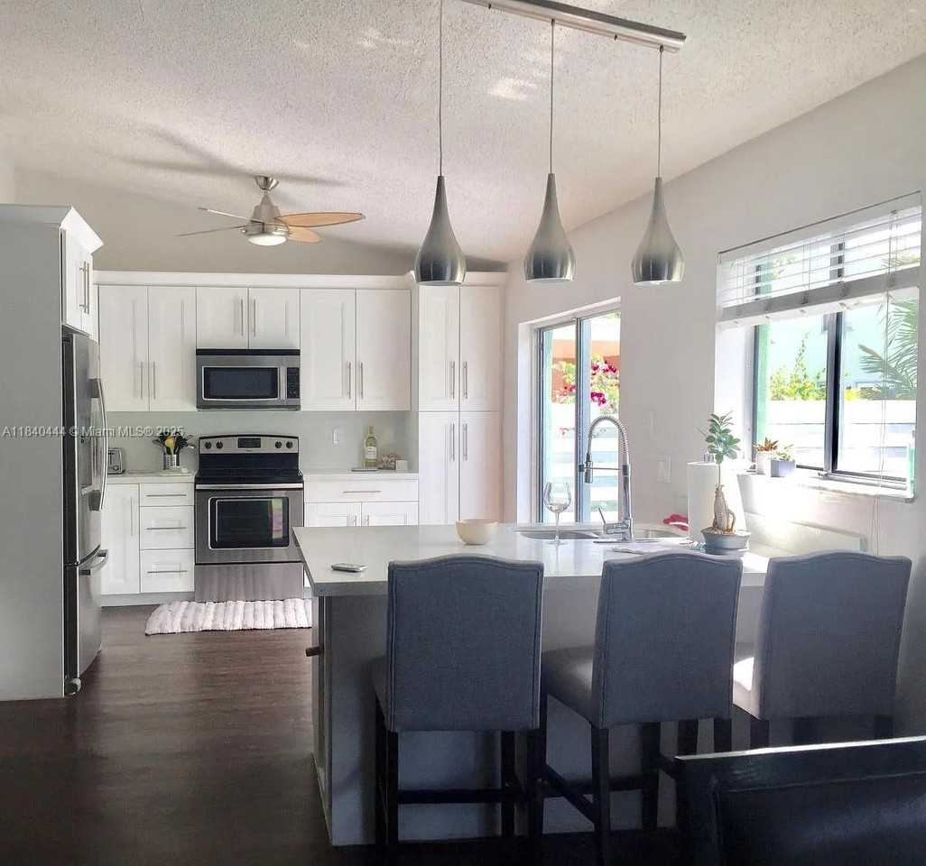 14503 Sw 144th Ter - Photo 3 of 8