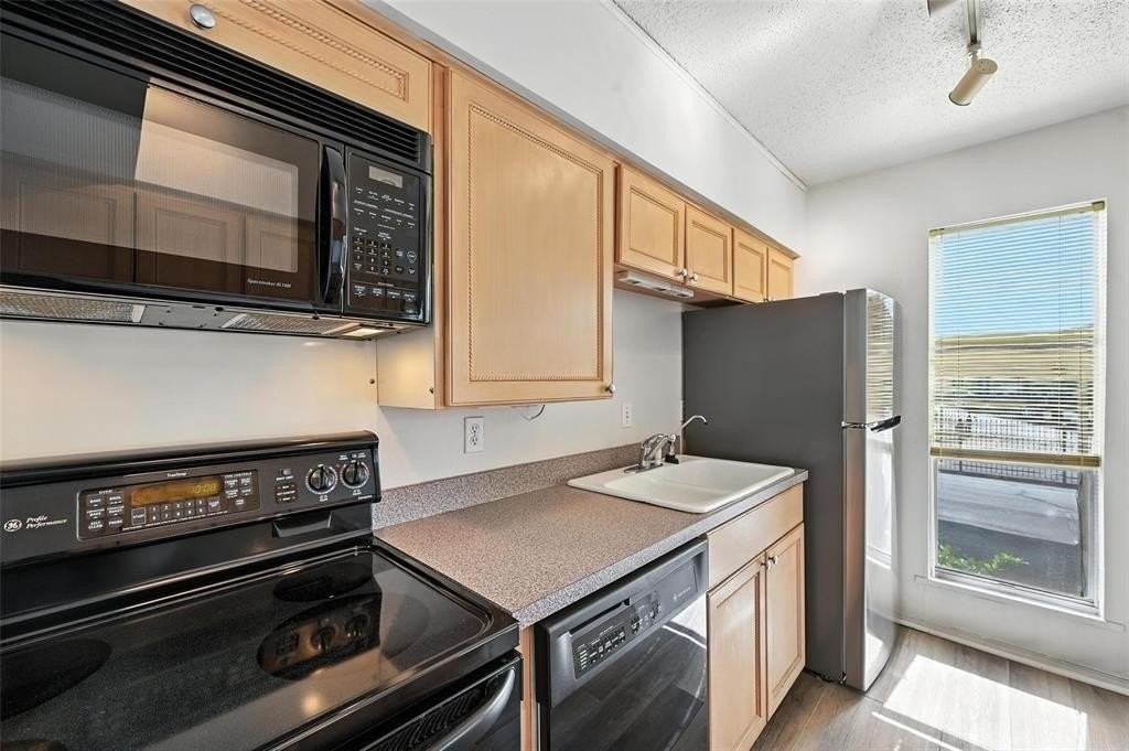 4524 Amesbury Dr #A - Photo 4 of 16