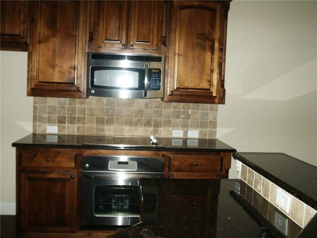 514 Heath Ln - Photo 3 of 6