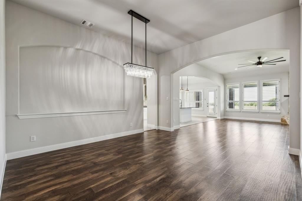 2438 Berry Ct - Photo 5 of 35