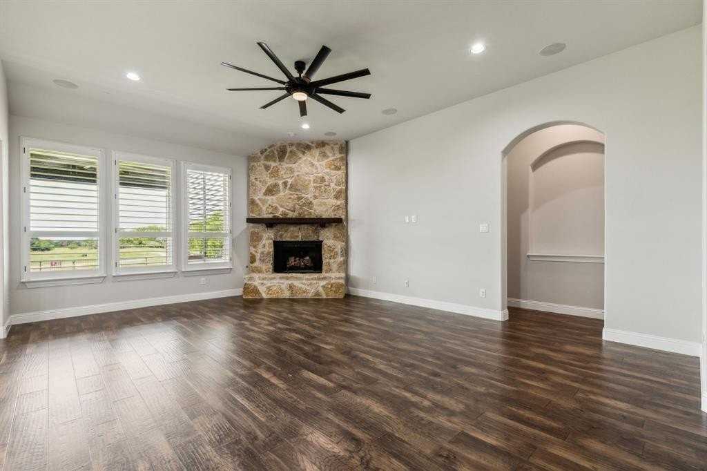 2438 Berry Ct - Photo 6 of 35