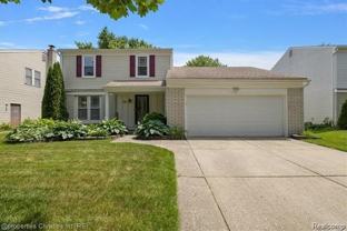 555 Worthington Rd - Photo 1 of 1