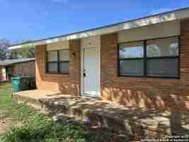 featured image of 212 Simmons Ave