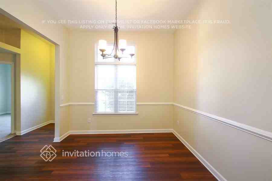 17225 Commons Crossing Dr - Photo 2 of 15