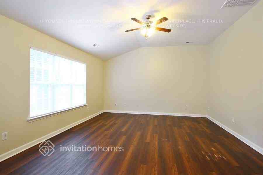 17225 Commons Crossing Dr - Photo 3 of 15