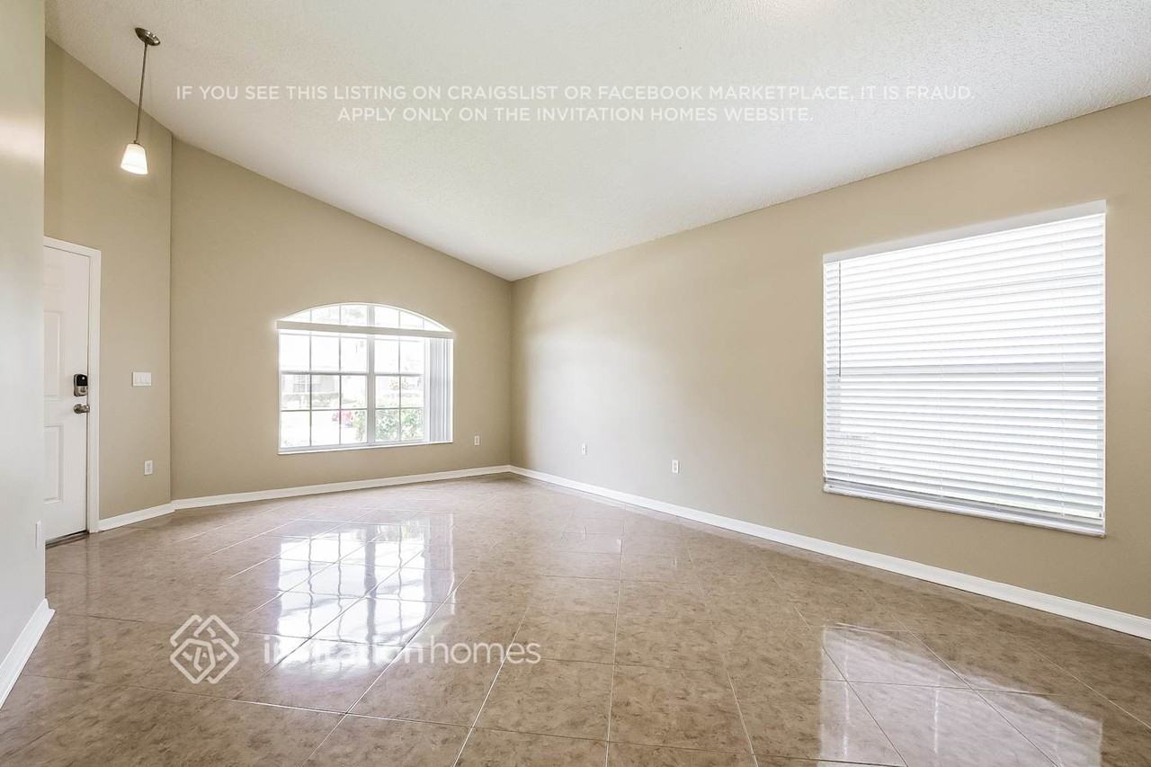 1827 Hammock Moss Dr - Photo 3 of 17