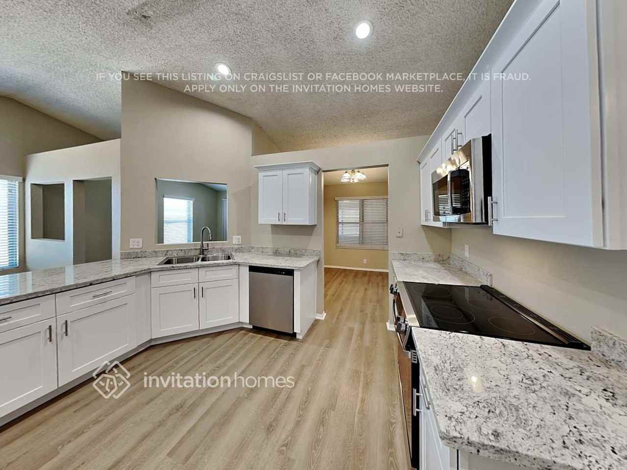 8120 W Tuckey Ln - Photo 5 of 21