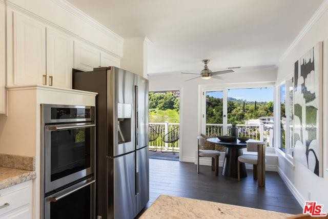 3819 Sunswept Dr - Photo 4 of 8