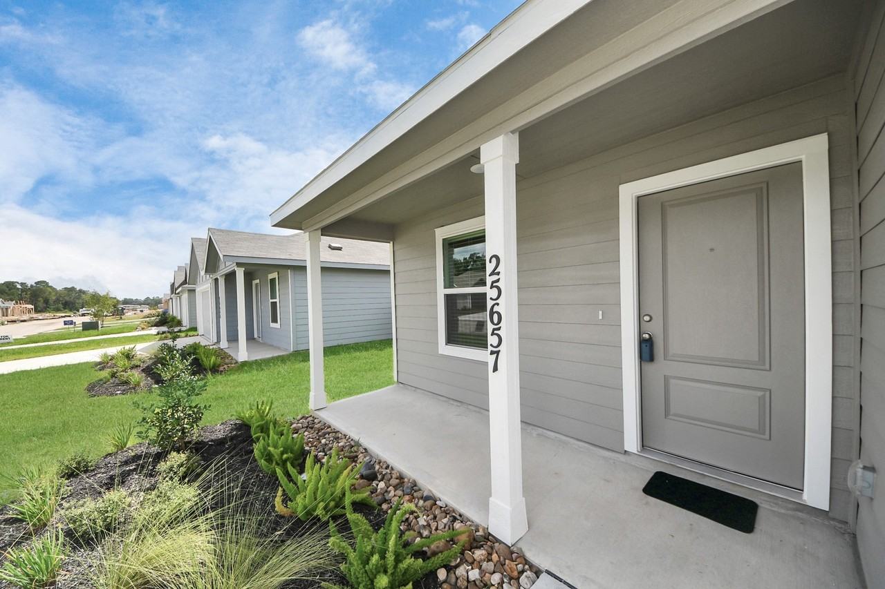 25657 Rose Creek Dr - Photo 5 of 39