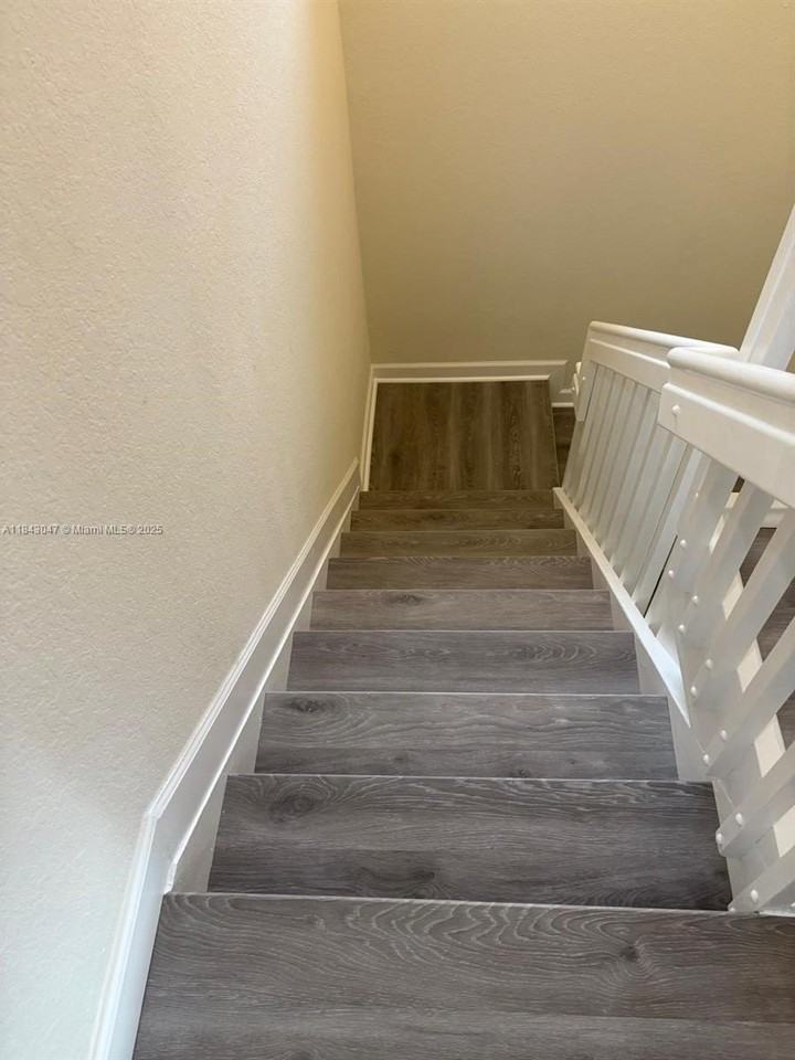 17370 Sw 153rd Ave - Photo 4 of 29