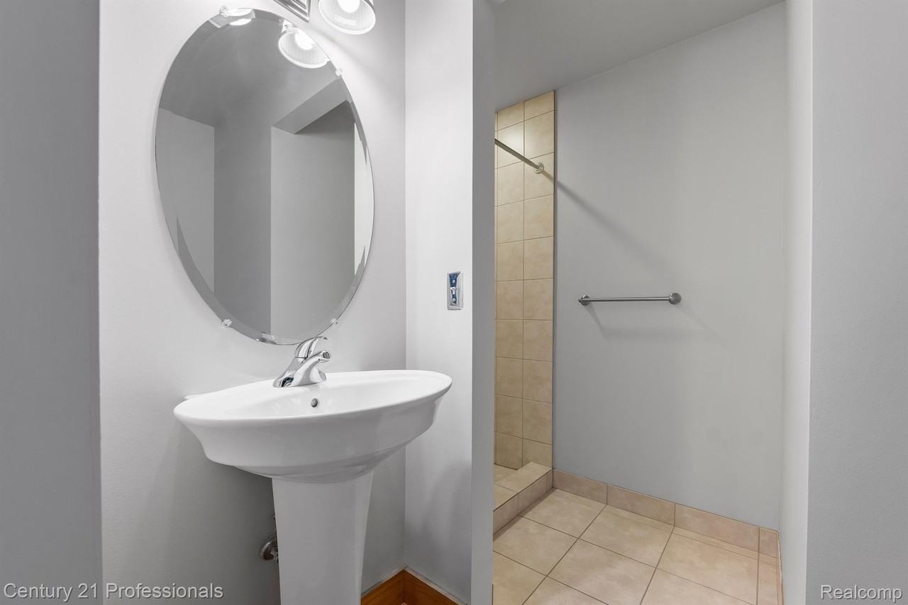 2003 Brooklyn St - Photo 7 of 15