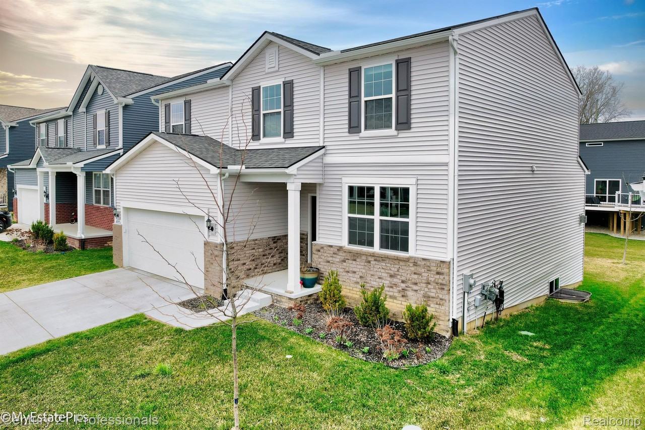 6044 Fieldstone Cir - Photo 2 of 50