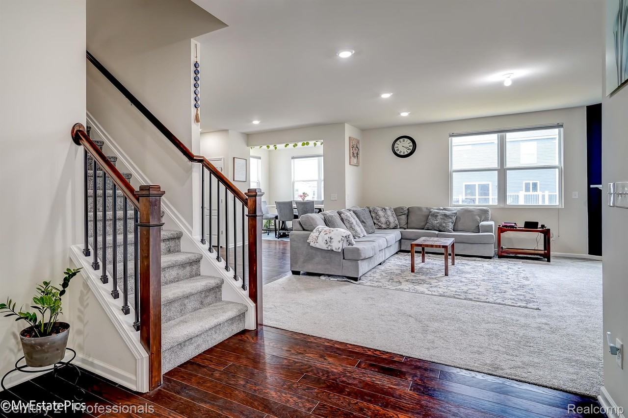 6044 Fieldstone Cir - Photo 6 of 50