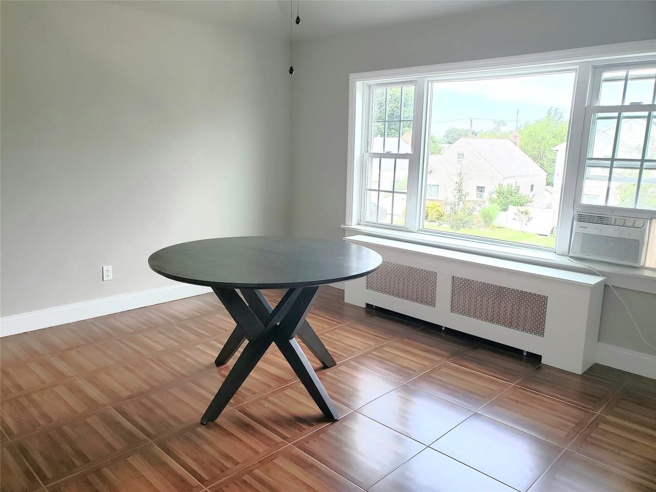 227 Venetian Blvd - Photo 3 of 16