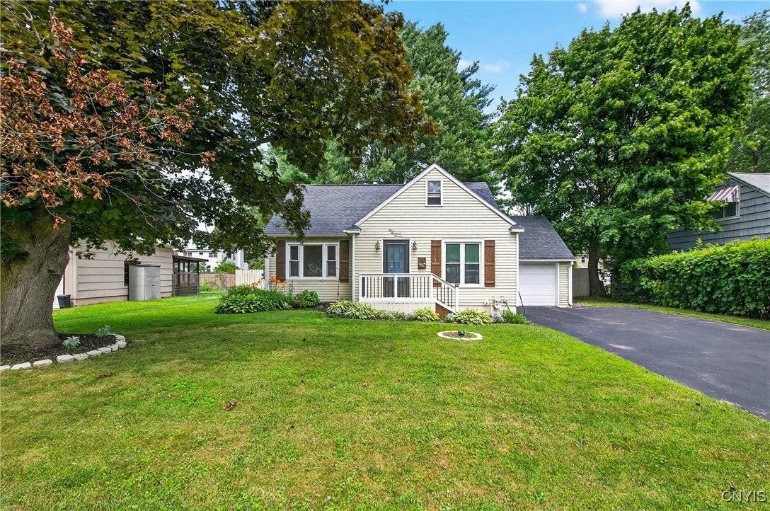 111 Patricia Ln - Photo 2 of 38