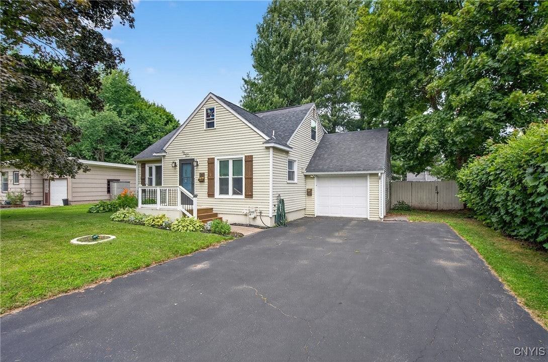 111 Patricia Ln - Photo 3 of 38