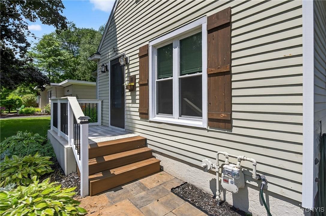 111 Patricia Ln - Photo 4 of 38