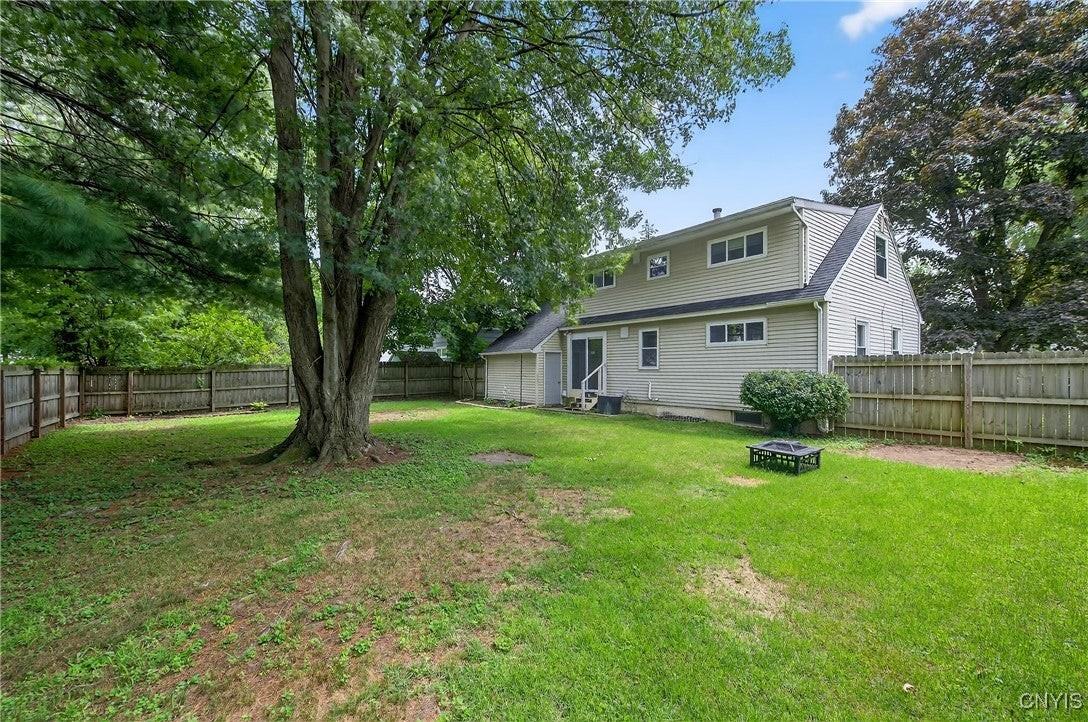 111 Patricia Ln - Photo 7 of 38