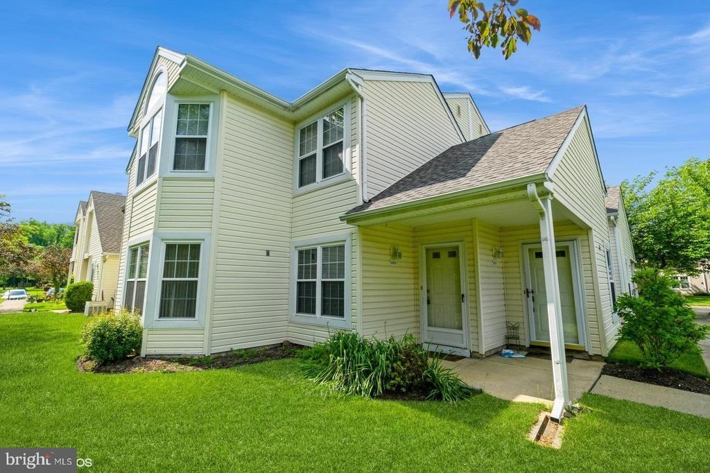 35019 Bennett Pl ##9 - Photo 2 of 21