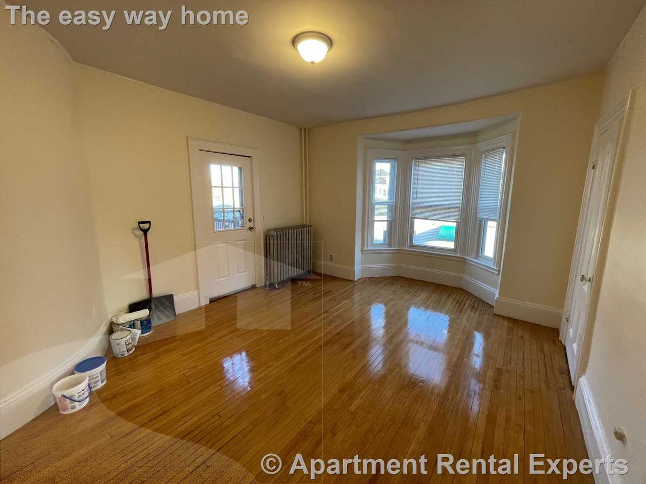 145 Highland Ave #4 - Photo 4 of 6
