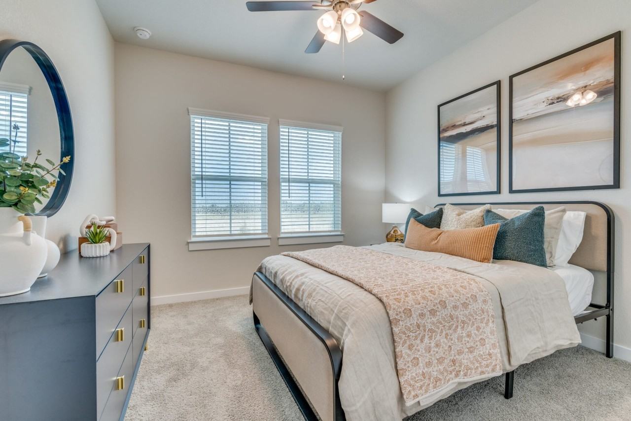 2121 Fairway Rd #2200DD - Photo 3 of 8