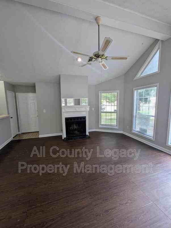 2805 Briar Hill Ln Se #A - Photo 2 of 9
