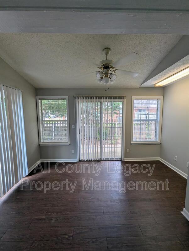 2805 Briar Hill Ln Se #A - Photo 3 of 9