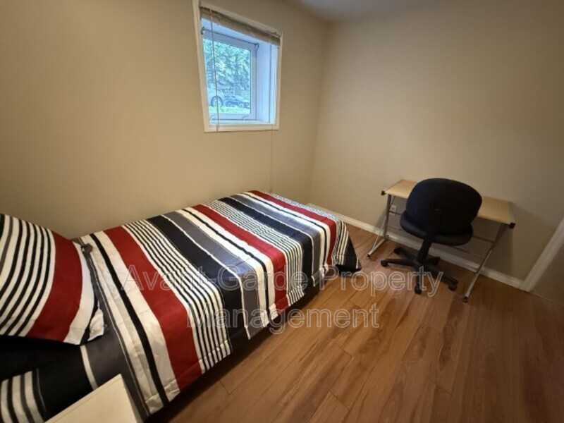 13003 117 Ave Nw #1 - Photo 4 of 17