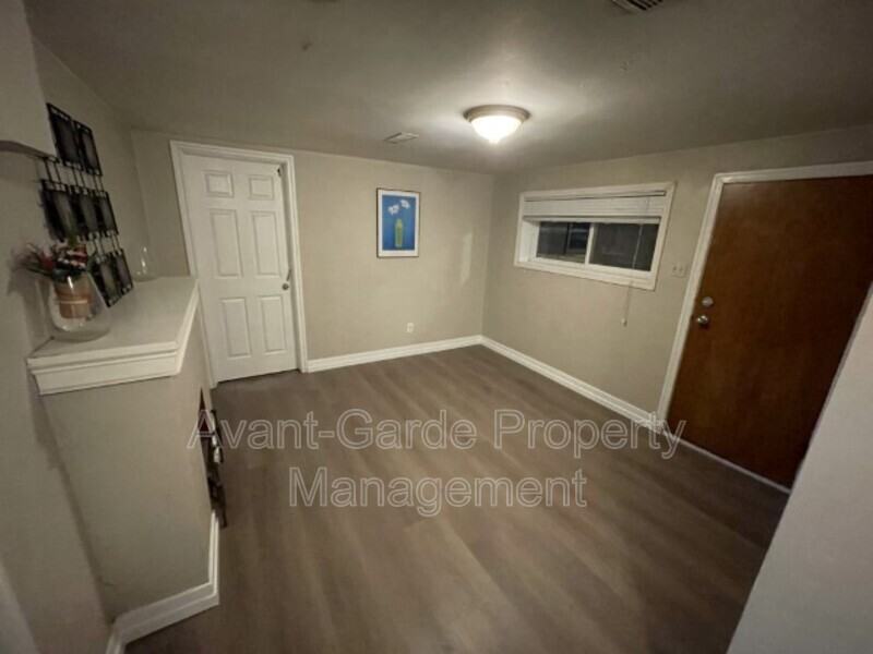 13003 117 Ave Nw #1 - Photo 5 of 17