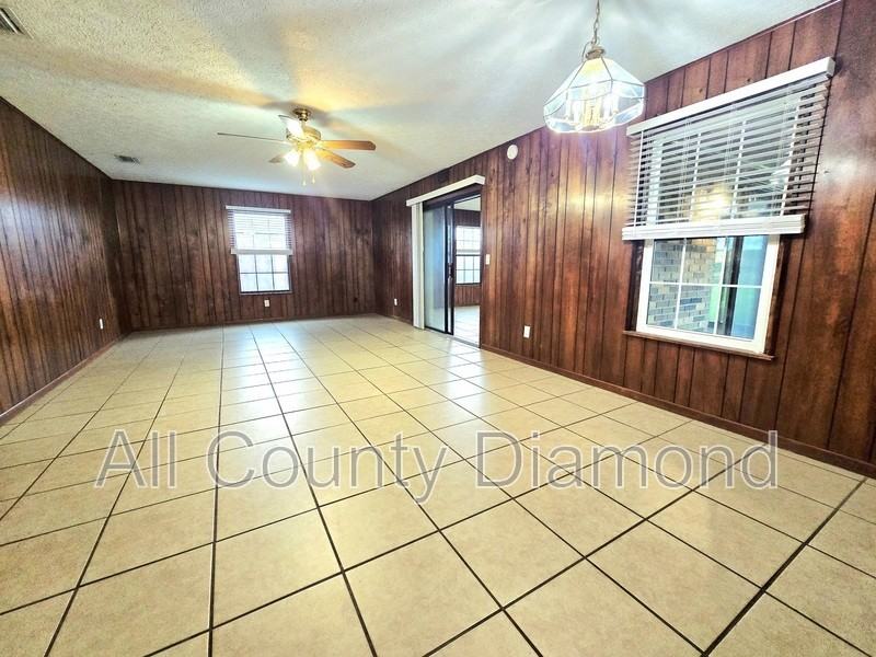 5224 Park St - Photo 3 of 19