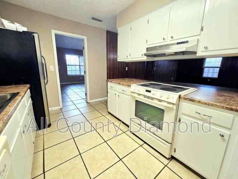 5224 Park St - Photo 7 of 19