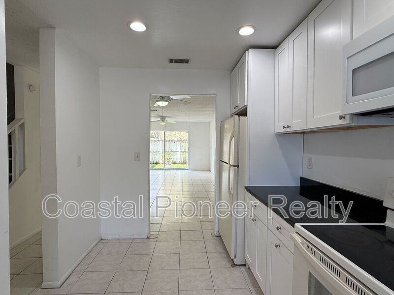 7573 Abonado Rd - Photo 6 of 28