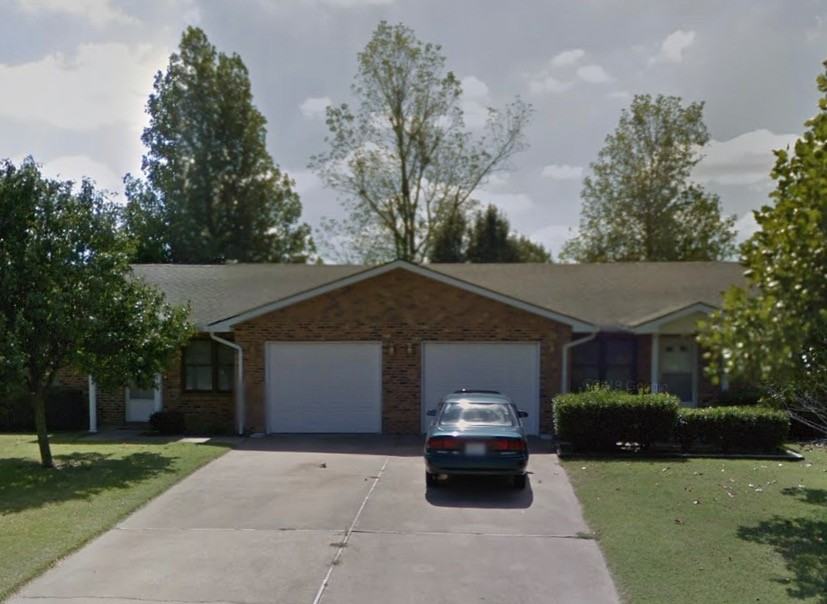 221 Kate Dr - Photo 2 of 5