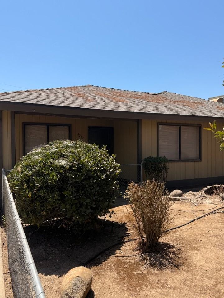 2081 West Della - Photo 2 of 10