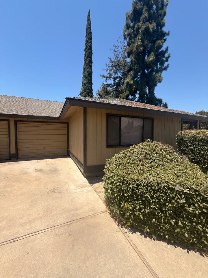 2081 West Della - Photo 3 of 10