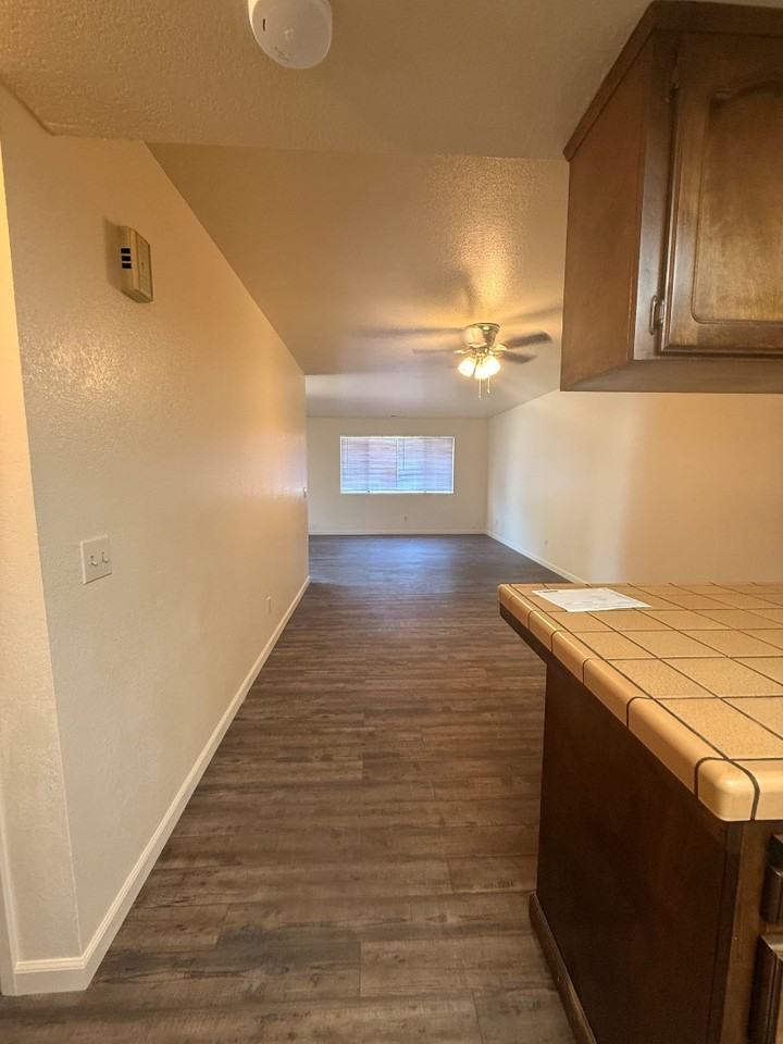 2081 West Della - Photo 7 of 10