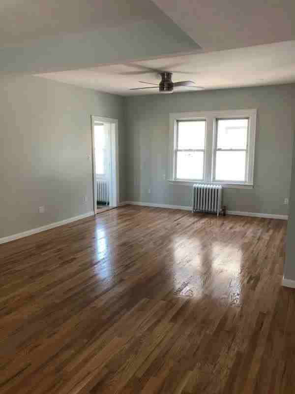 511 Laurelton Blvd - Photo 5 of 15