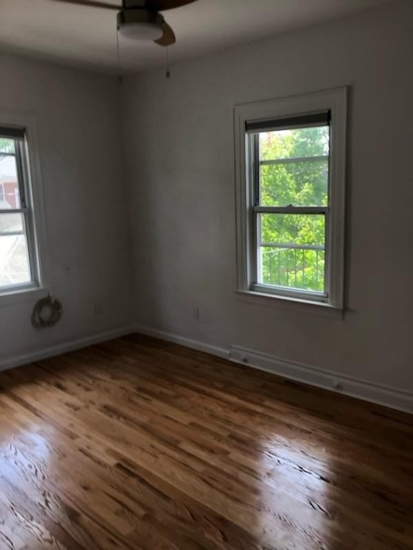 511 Laurelton Blvd - Photo 7 of 15