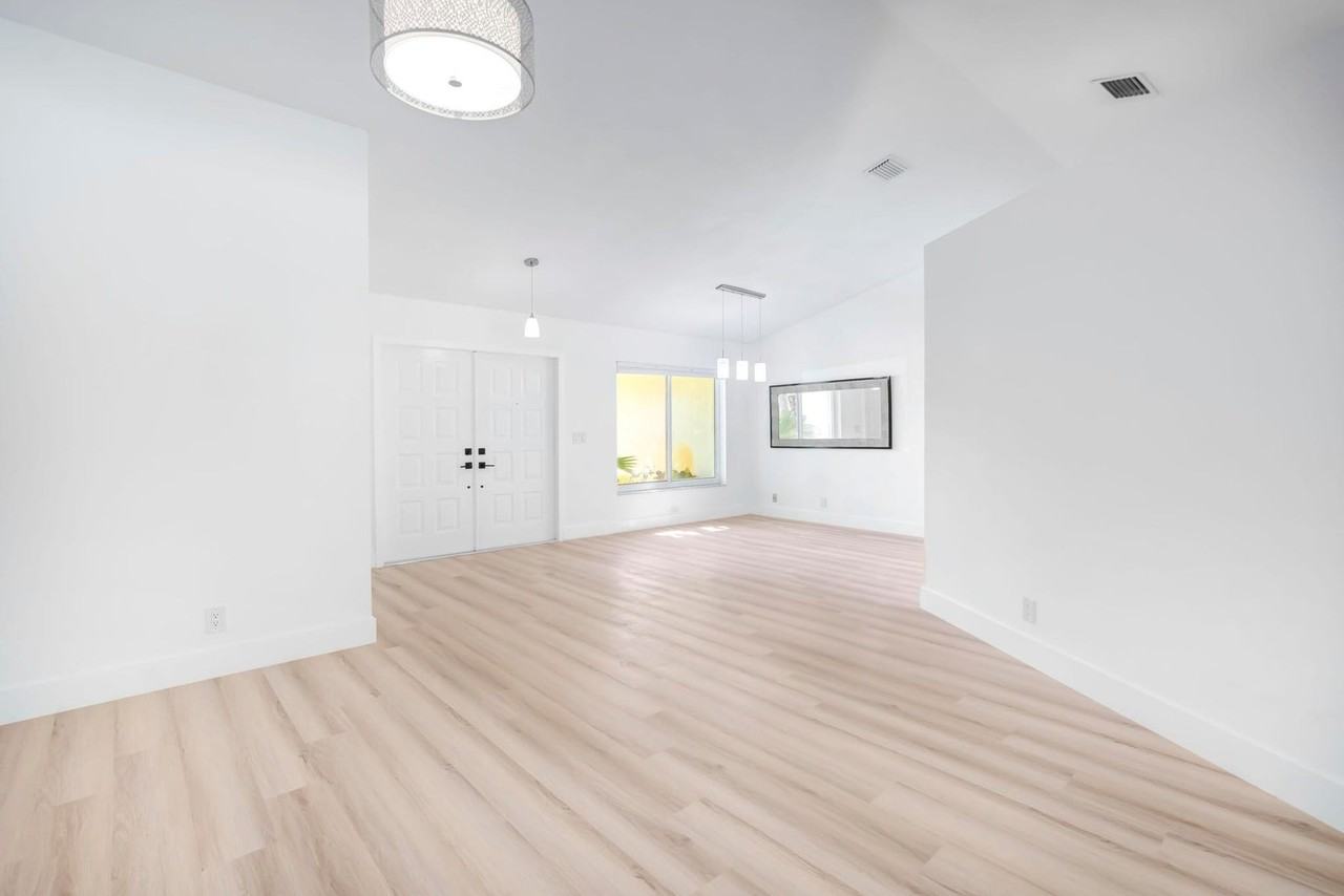 10129 Canoe Brook Circle - Photo 3 of 15