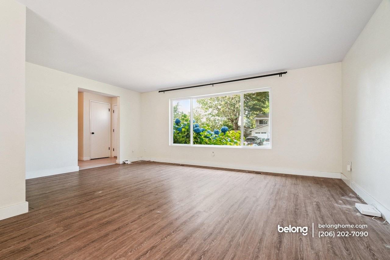 13105 Ne 135th St - Photo 2 of 17