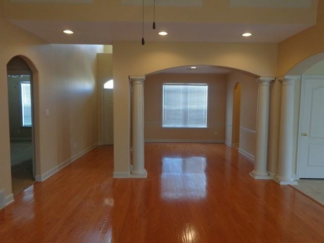 1201 Woodland Manor Blvd - Photo 2 of 17