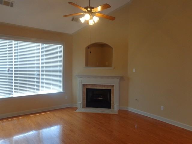 1201 Woodland Manor Blvd - Photo 3 of 17