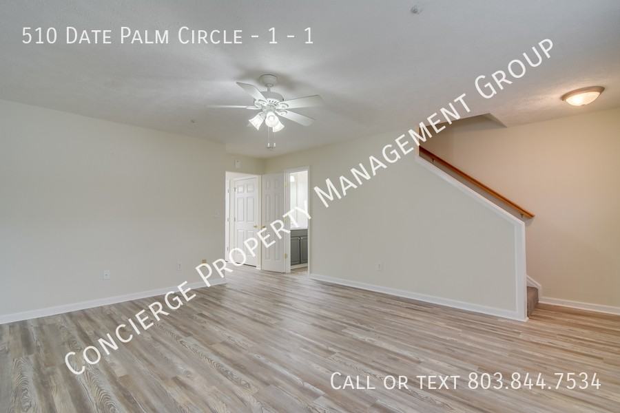 510 Date Palm Cir #1 - Photo 3 of 12