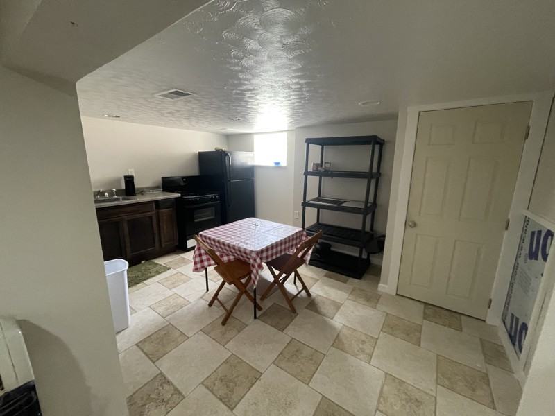 1220 Linden St - Photo 3 of 13