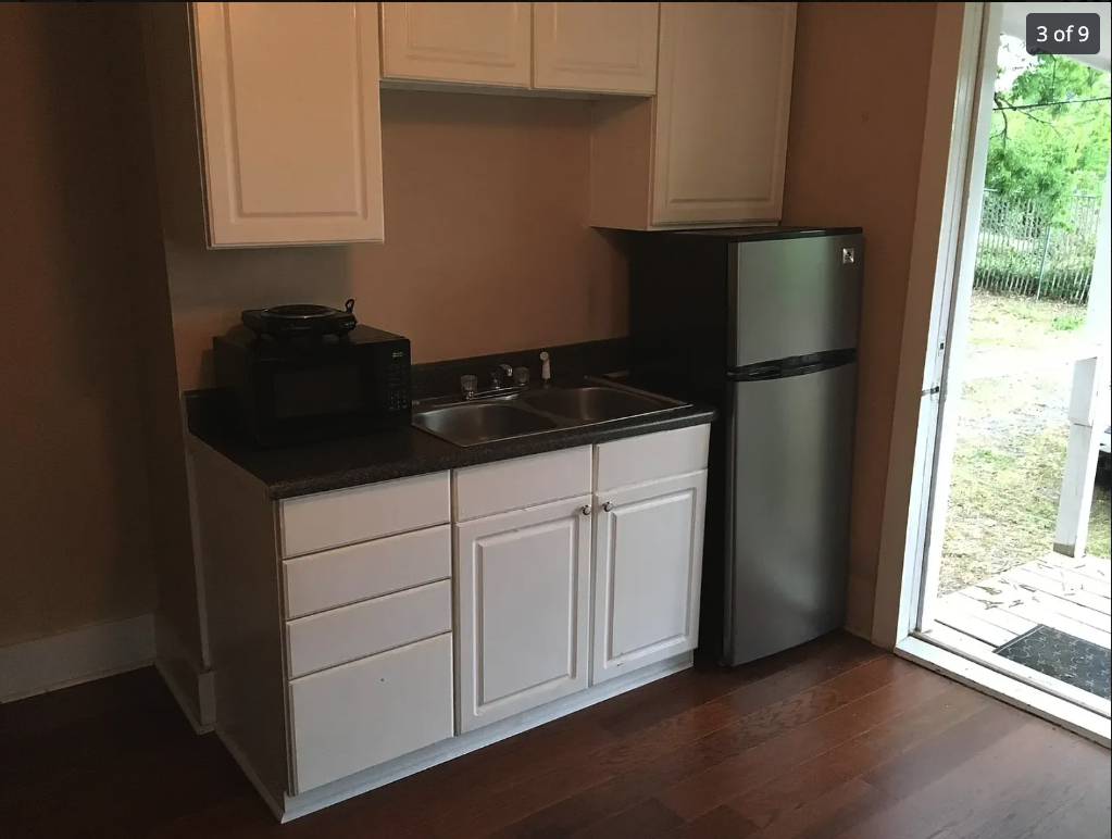465 Craft St #B - Photo 3 of 9