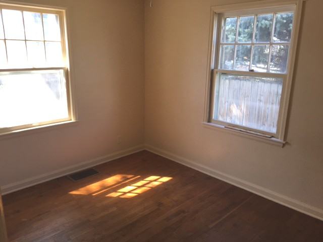 146 18th St Sw #NA - Photo 4 of 8