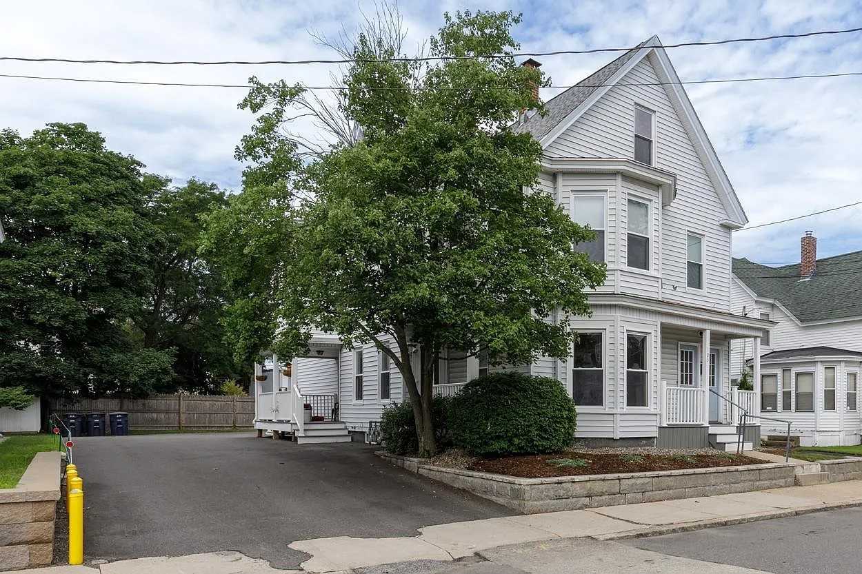 103 Vine St #A - Photo 2 of 27