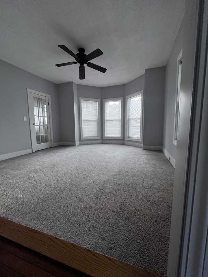 103 Vine St #A - Photo 5 of 27