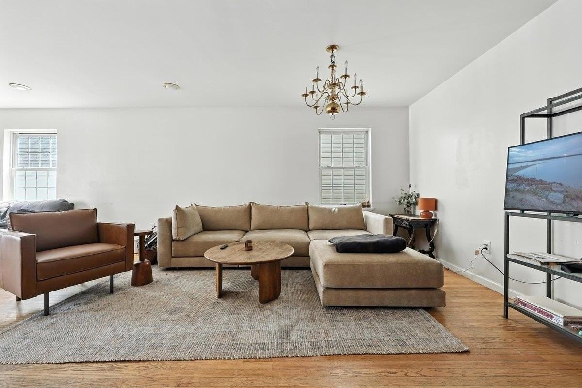 207 New York Ave #1 - Photo 3 of 21